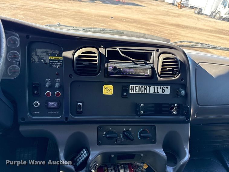 image for item EG1959 2010 Freightliner Business Class M2 utility / service truck