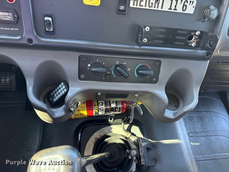 image for item EG1959 2010 Freightliner Business Class M2 utility / service truck