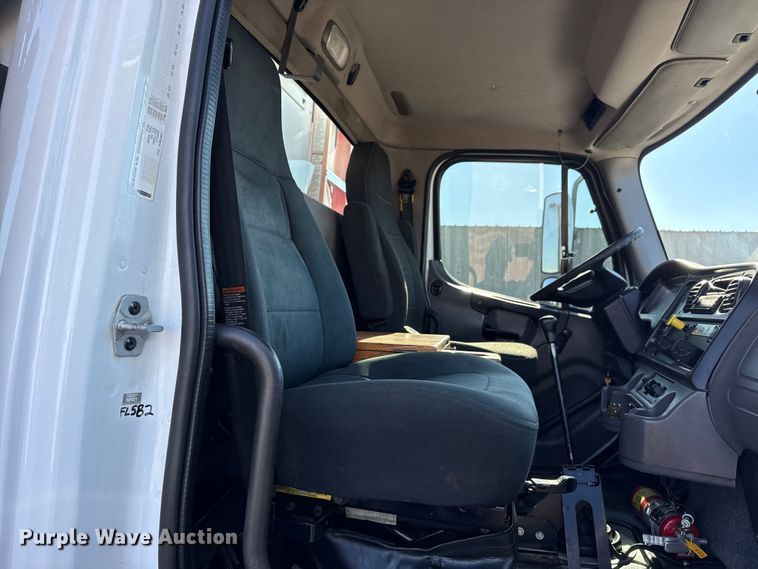 image for item EG1959 2010 Freightliner Business Class M2 utility / service truck