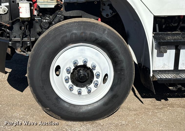 image for item EG1959 2010 Freightliner Business Class M2 utility / service truck