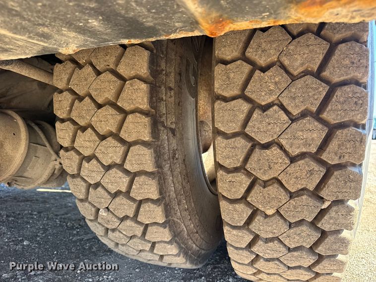 image for item EG1959 2010 Freightliner Business Class M2 utility / service truck