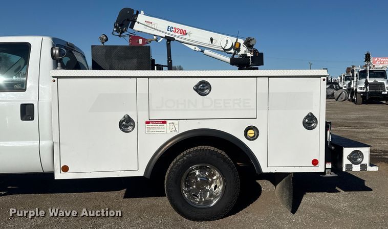 image for item EG1961 2014 Ford F350 Super Duty utility bed pickup truck