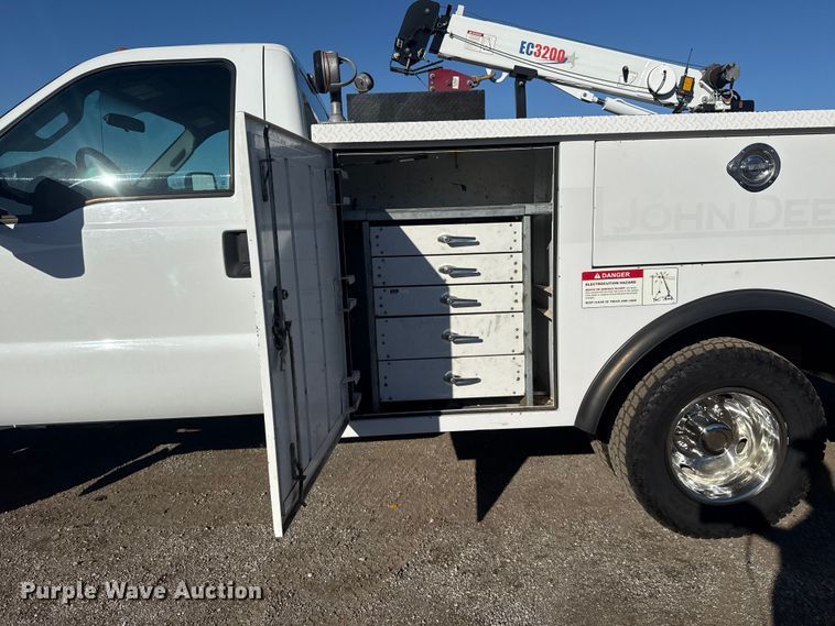 image for item EG1961 2014 Ford F350 Super Duty utility bed pickup truck