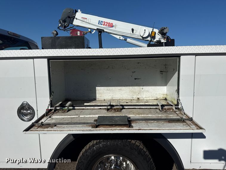 image for item EG1961 2014 Ford F350 Super Duty utility bed pickup truck