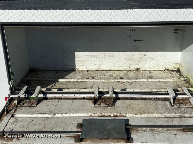 image for item EG1961 2014 Ford F350 Super Duty utility bed pickup truck