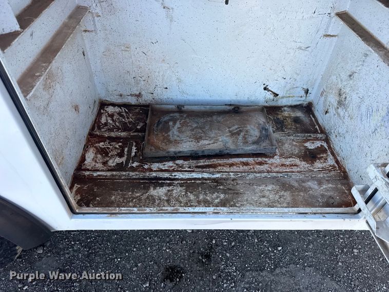 image for item EG1961 2014 Ford F350 Super Duty utility bed pickup truck