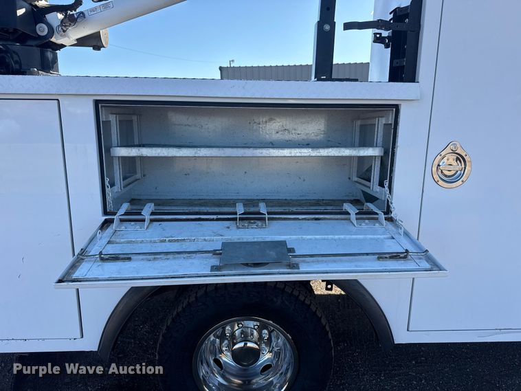 image for item EG1961 2014 Ford F350 Super Duty utility bed pickup truck