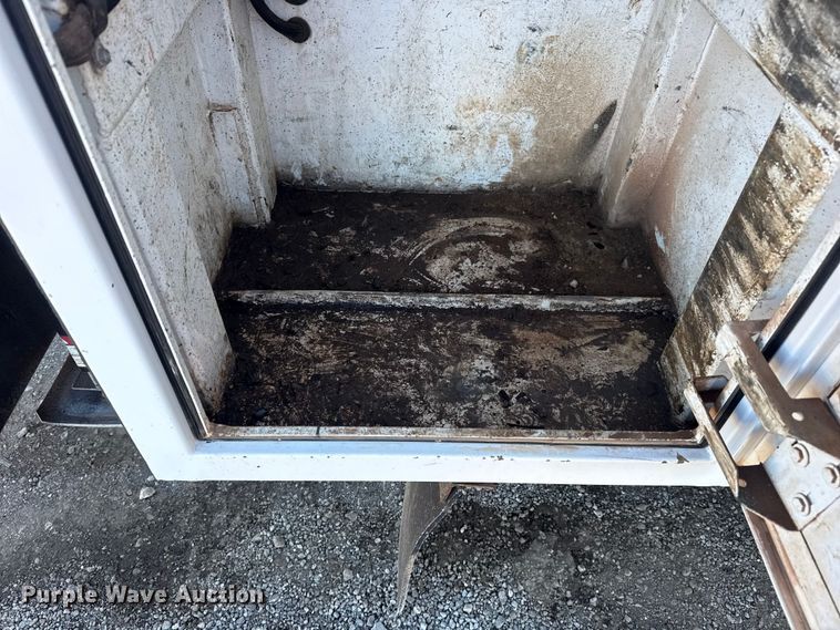 image for item EG1961 2014 Ford F350 Super Duty utility bed pickup truck