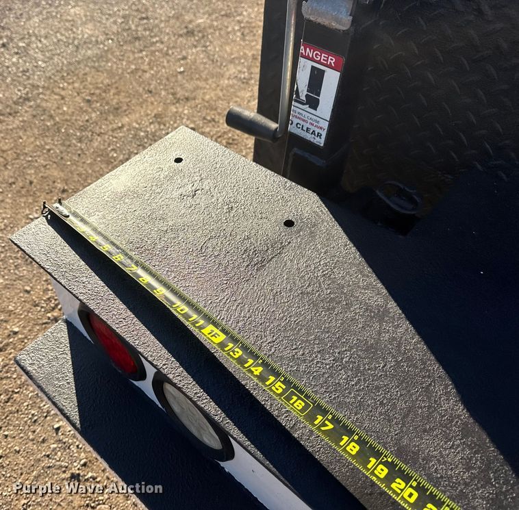 image for item EG1961 2014 Ford F350 Super Duty utility bed pickup truck