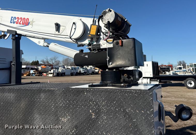 image for item EG1961 2014 Ford F350 Super Duty utility bed pickup truck