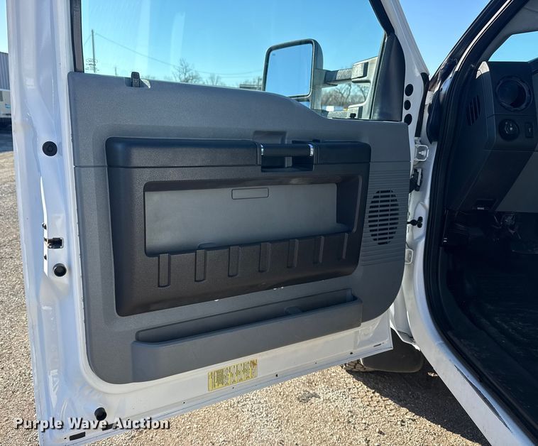 image for item EG1961 2014 Ford F350 Super Duty utility bed pickup truck