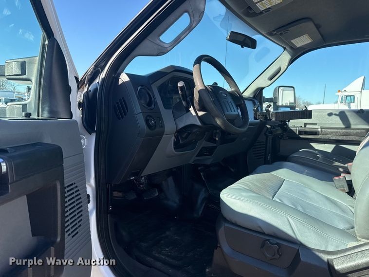 image for item EG1961 2014 Ford F350 Super Duty utility bed pickup truck