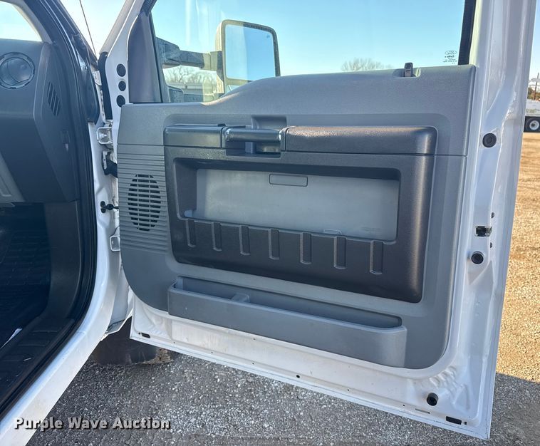 image for item EG1961 2014 Ford F350 Super Duty utility bed pickup truck