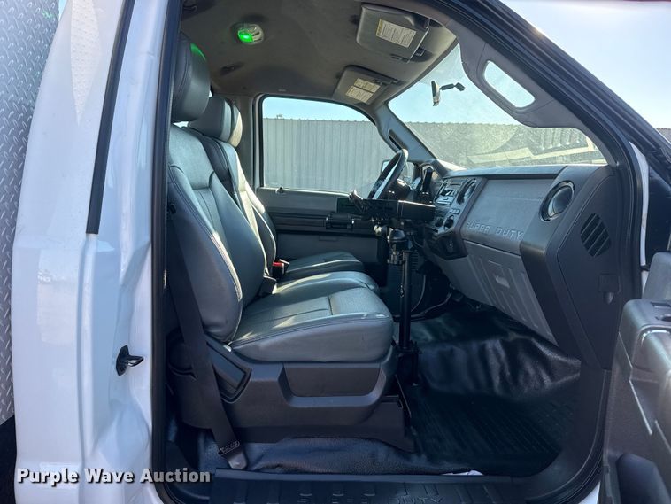 image for item EG1961 2014 Ford F350 Super Duty utility bed pickup truck