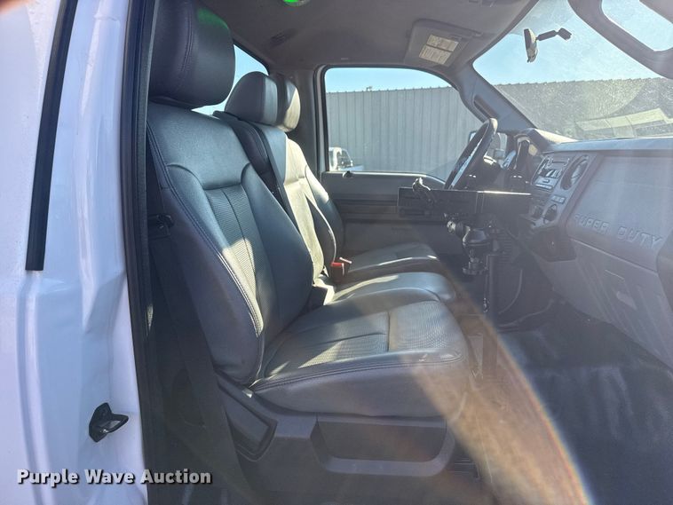 image for item EG1961 2014 Ford F350 Super Duty utility bed pickup truck