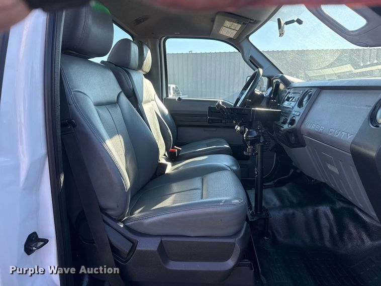 image for item EG1961 2014 Ford F350 Super Duty utility bed pickup truck