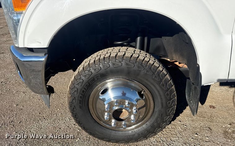 image for item EG1961 2014 Ford F350 Super Duty utility bed pickup truck