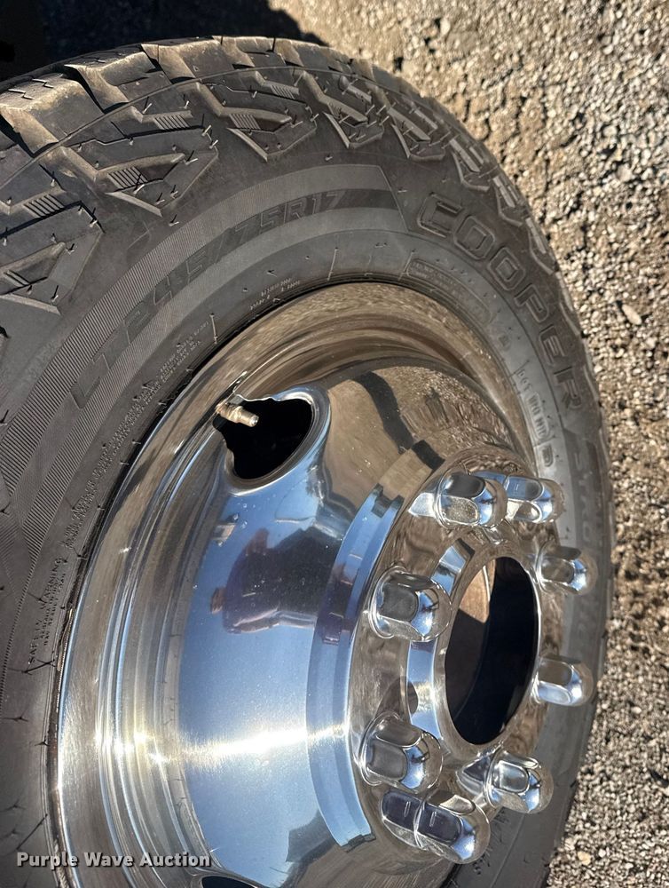 image for item EG1961 2014 Ford F350 Super Duty utility bed pickup truck