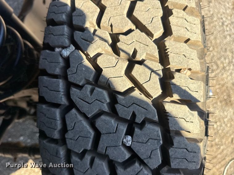 image for item EG1961 2014 Ford F350 Super Duty utility bed pickup truck