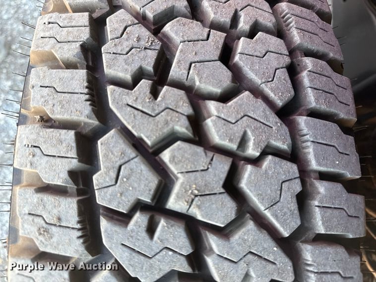 image for item EG1961 2014 Ford F350 Super Duty utility bed pickup truck