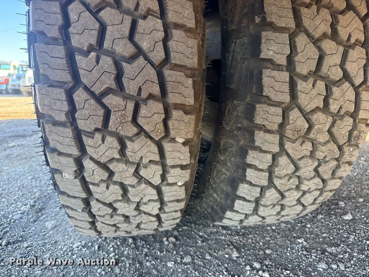 image for item EG1961 2014 Ford F350 Super Duty utility bed pickup truck