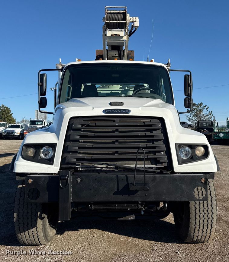 image for item EG1962 2012 Freightliner 114SD crane truck