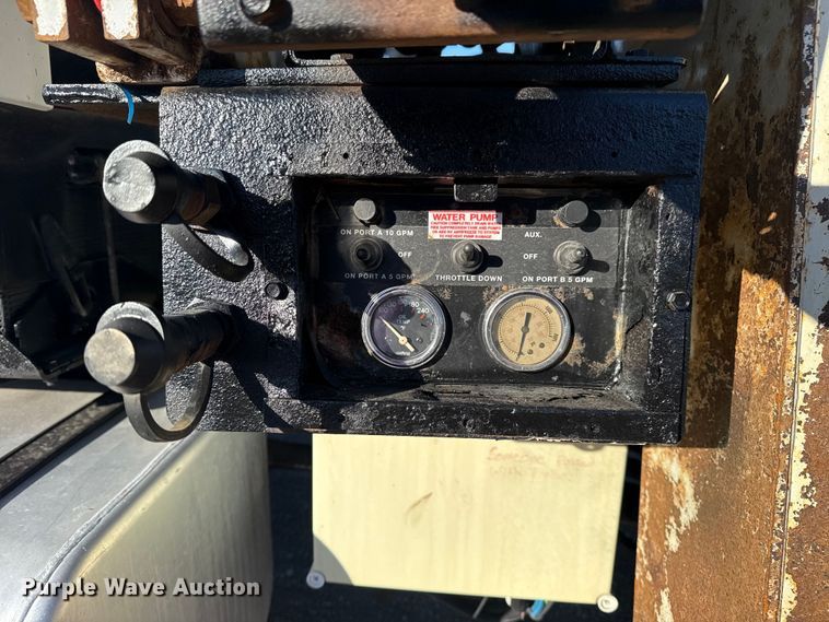 image for item EG1962 2012 Freightliner 114SD crane truck