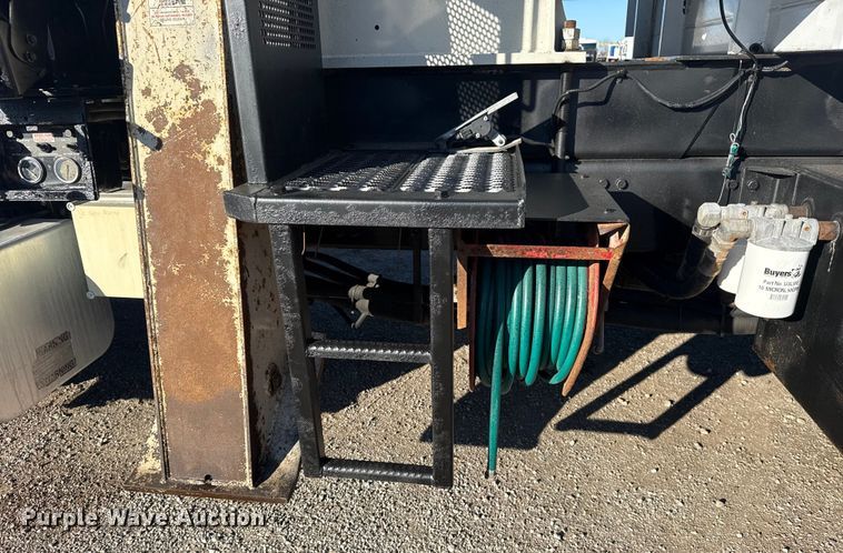 image for item EG1962 2012 Freightliner 114SD crane truck