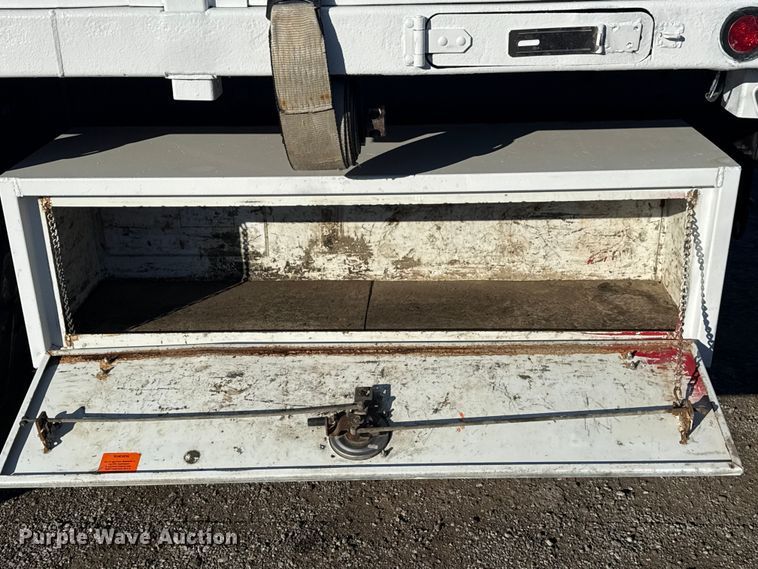 image for item EG1962 2012 Freightliner 114SD crane truck