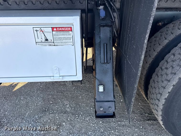 image for item EG1962 2012 Freightliner 114SD crane truck