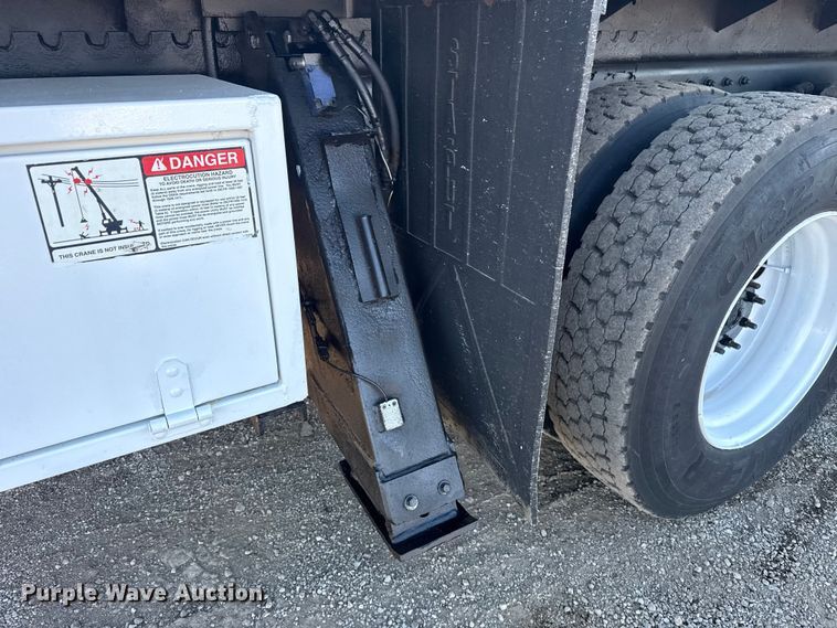 image for item EG1962 2012 Freightliner 114SD crane truck