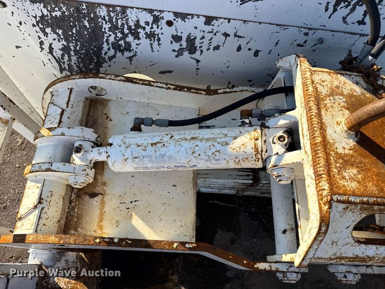 image for item EG1962 2012 Freightliner 114SD crane truck