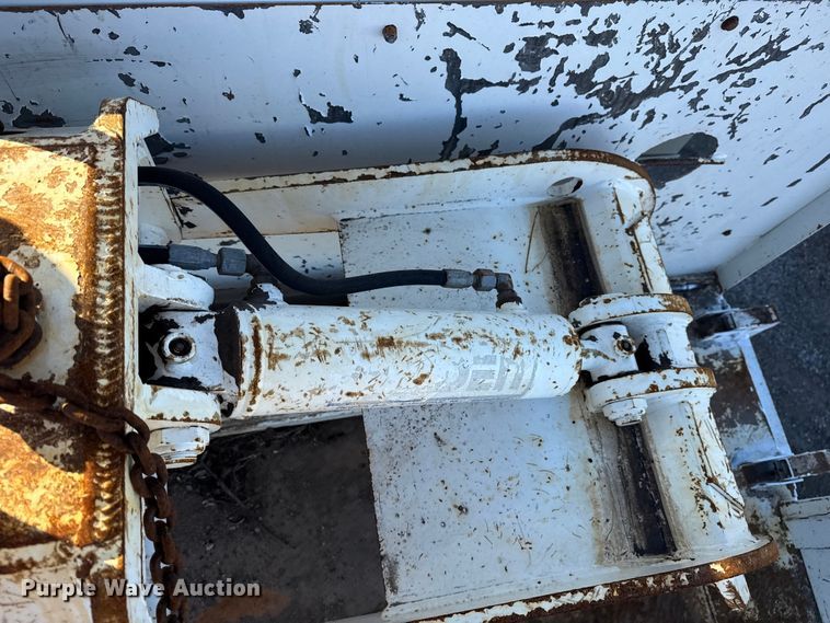 image for item EG1962 2012 Freightliner 114SD crane truck