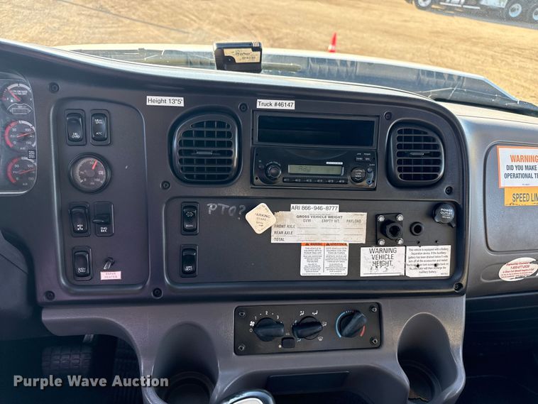 image for item EG1962 2012 Freightliner 114SD crane truck