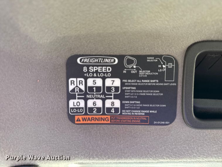 image for item EG1962 2012 Freightliner 114SD crane truck