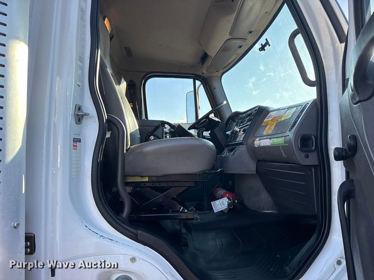 image for item EG1962 2012 Freightliner 114SD crane truck