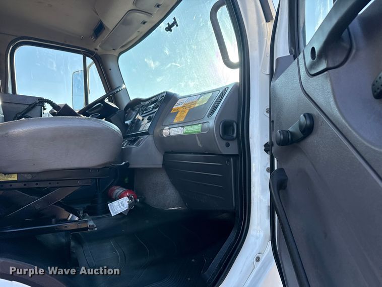 image for item EG1962 2012 Freightliner 114SD crane truck