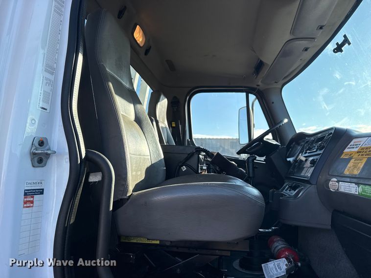 image for item EG1962 2012 Freightliner 114SD crane truck