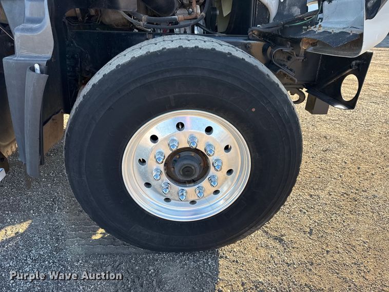 image for item EG1962 2012 Freightliner 114SD crane truck