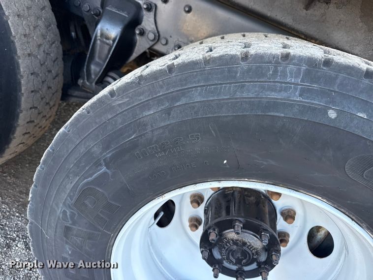 image for item EG1962 2012 Freightliner 114SD crane truck