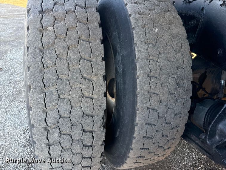 image for item EG1962 2012 Freightliner 114SD crane truck