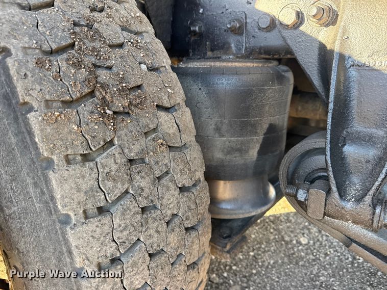 image for item EG1962 2012 Freightliner 114SD crane truck