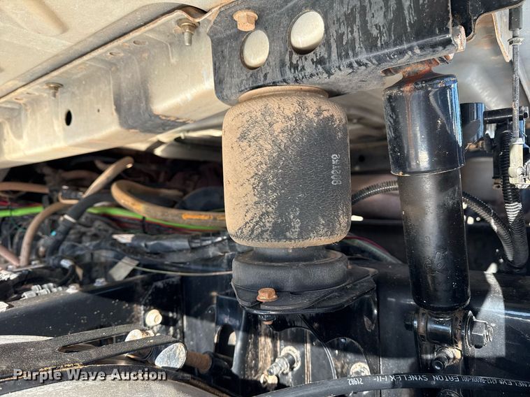 image for item EG2228 2013 Mack CHU613 semi truck