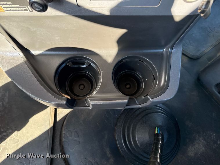 image for item EG2228 2013 Mack CHU613 semi truck