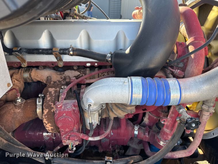 image for item EG2228 2013 Mack CHU613 semi truck