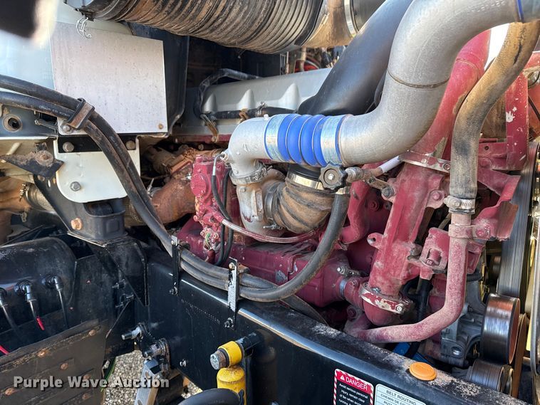 image for item EG2228 2013 Mack CHU613 semi truck