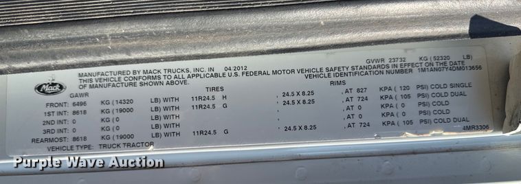 image for item EG2228 2013 Mack CHU613 semi truck