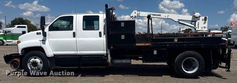image for item EG6165 2006 Chevrolet C7500 crane truck