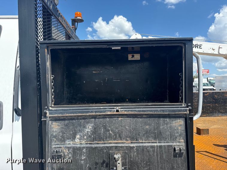 image for item EG6165 2006 Chevrolet C7500 crane truck