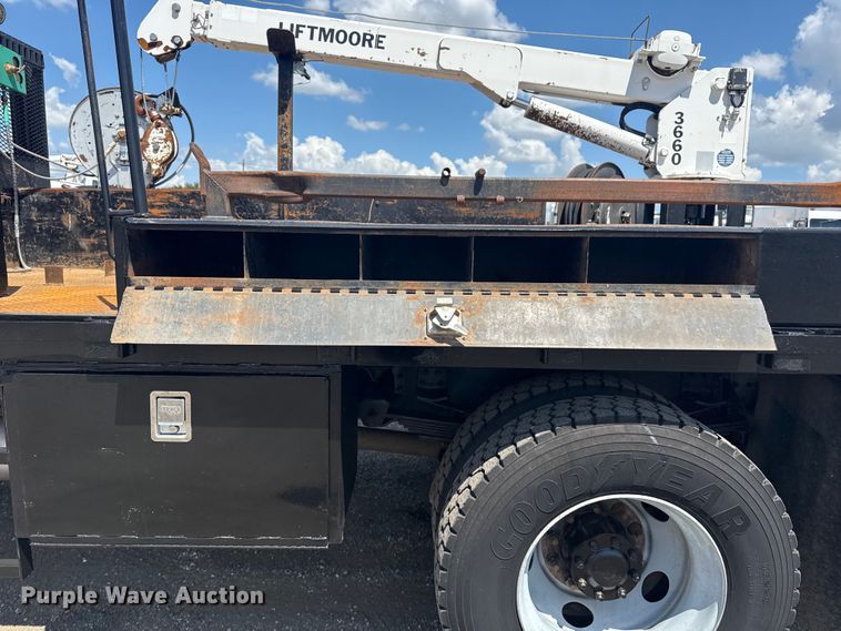 image for item EG6165 2006 Chevrolet C7500 crane truck